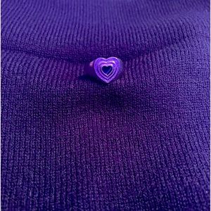 Heart shaped ring, size 8, color silver and black